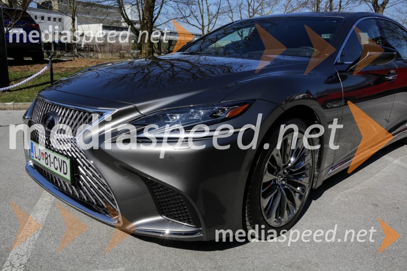 Lexus LS, slovenska predstavitev