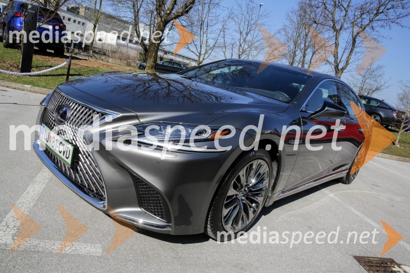 Lexus LS, slovenska predstavitev