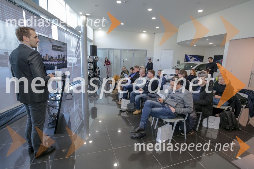 Lexus LS, slovenska predstavitev