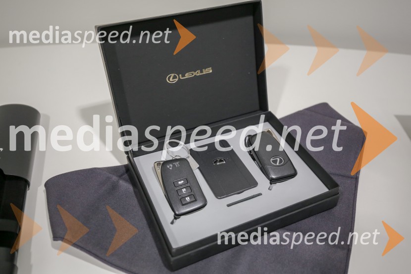 Lexus LS, slovenska predstavitev