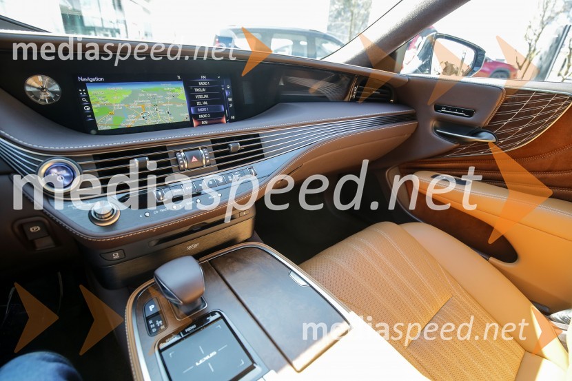 Lexus LS, slovenska predstavitev