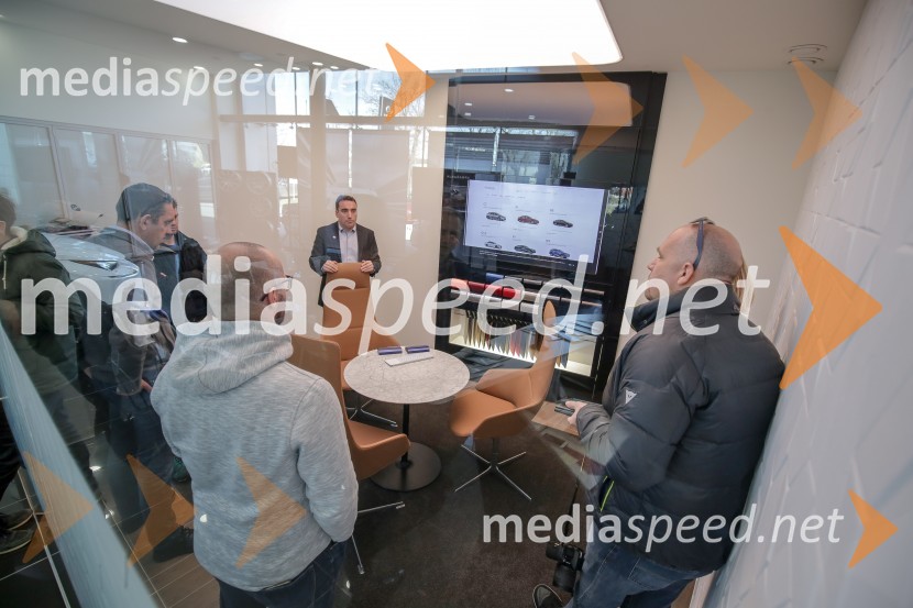 Lexus LS, slovenska predstavitev