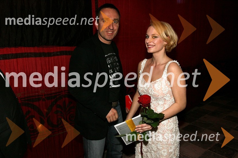 Borut Cvetko, glavni urednik in fotograf Mediaspeeda in Sabina Cvilak, sopranistkaPremiera opere Così fan tutte, SNG Maribor