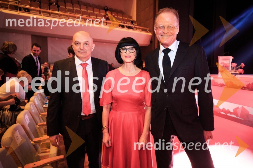 univ.dipl.ekon. Rado Čulibrk, direktor, podjetje NIKO, d.o.o., Železniki; dr. Flora Cvetka  Tinauer, podjetnica, predavateljica;  Janez  Škrabec, direktor Riko d.o.o., predsednik Slovensko-ruskega poslovnega sveta, častni konzul Belorusije50. podelitev nagrad Gospodarske zbornice Slovenije