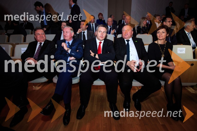  Zoran Janković, župan, Mestna občina Ljubljana;  Gorazd Žmavc, minister brez listnice na uradu za Slovence v zamejstvu in po svetu; mag. Dejan Židan, minister za kmetijstvo, gozdarstvo in prehrano, predsednik stranke SD;  Zdravko Počivalšek, minister za gospodarski razvoj in tehnologijo; prof. dr. Maja Makovec Brenčič, ministrica za izobraževanje, znanost in šport50. podelitev nagrad Gospodarske zbornice Slovenije