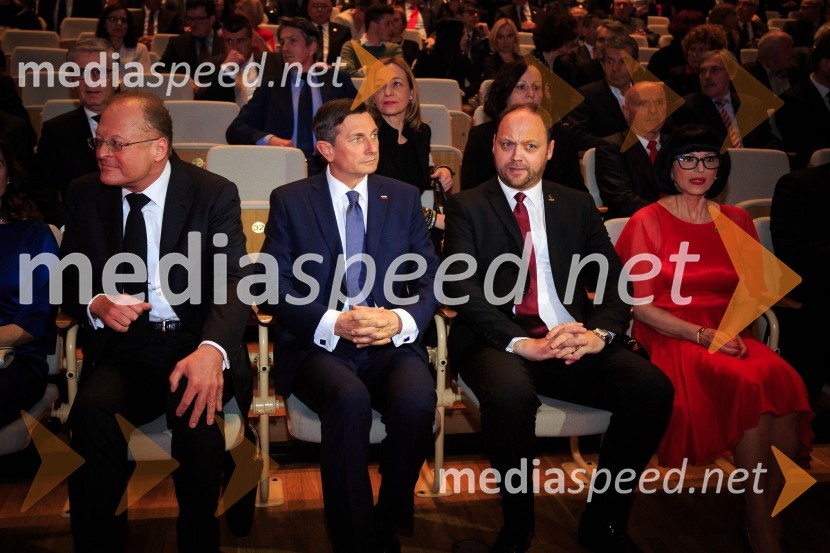  Janez  Škrabec, direktor Riko d.o.o., predsednik Slovensko-ruskega poslovnega sveta, častni konzul Belorusije;  Borut Pahor, predsednik Republike Slovenije;  Boštjan Gorjup, direktor podjetja BSH, predsednik GZS; dr. Flora Cvetka  Tinauer, podjetnica, predavateljica50. podelitev nagrad Gospodarske zbornice Slovenije