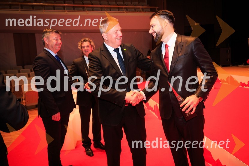  Zdravko Počivalšek, minister za gospodarski razvoj in tehnologijo;  Borut Čeh, podjetje Labena50. podelitev nagrad Gospodarske zbornice Slovenije