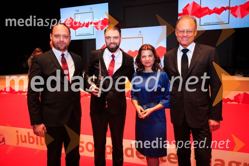  Boštjan Gorjup, direktor podjetja BSH, predsednik GZS;  Borut Čeh, podjetje Labena; mag. Sonja  Šmuc, generalna direktorica GZS;  Janez  Škrabec, direktor Riko d.o.o., predsednik Slovensko-ruskega poslovnega sveta, častni konzul Belorusije50. podelitev nagrad Gospodarske zbornice Slovenije