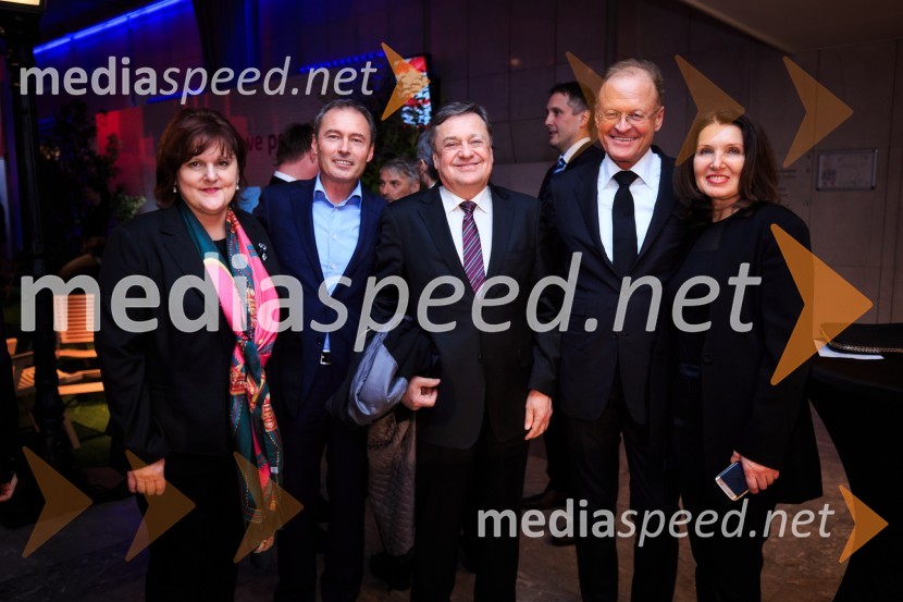  Uršula Cetinski, generalna direktorica, Cankarjev dom;  ... ;  Zoran Janković, župan, Mestna občina Ljubljana;  Janez  Škrabec, direktor Riko d.o.o., predsednik Slovensko-ruskega poslovnega sveta, častni konzul Belorusije;  ... 50. podelitev nagrad Gospodarske zbornice Slovenije