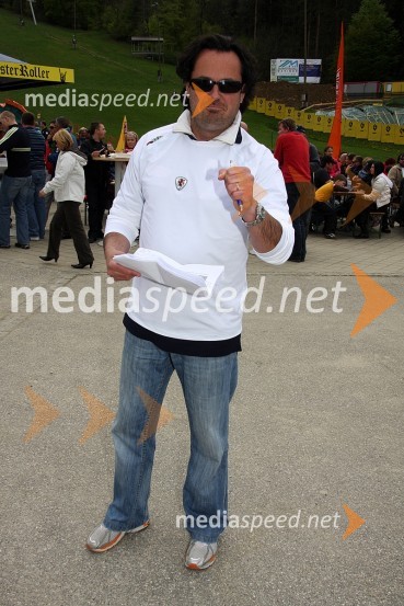 Jernej Kuntner, igralec in voditelj prireditvePodelitev nagrad ob zaključku sezone alpskih disciplin, Snežni stadion