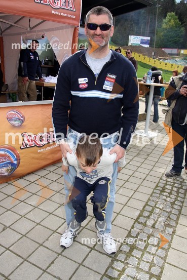 Urban Planinšek, vodja moških reprezentanc s sinom FilipomPodelitev nagrad ob zaključku sezone alpskih disciplin, Snežni stadion