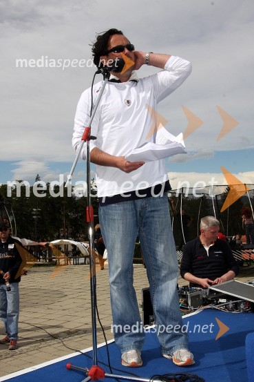 Jernej Kuntner, igralec in voditelj prireditvePodelitev nagrad ob zaključku sezone alpskih disciplin, Snežni stadion