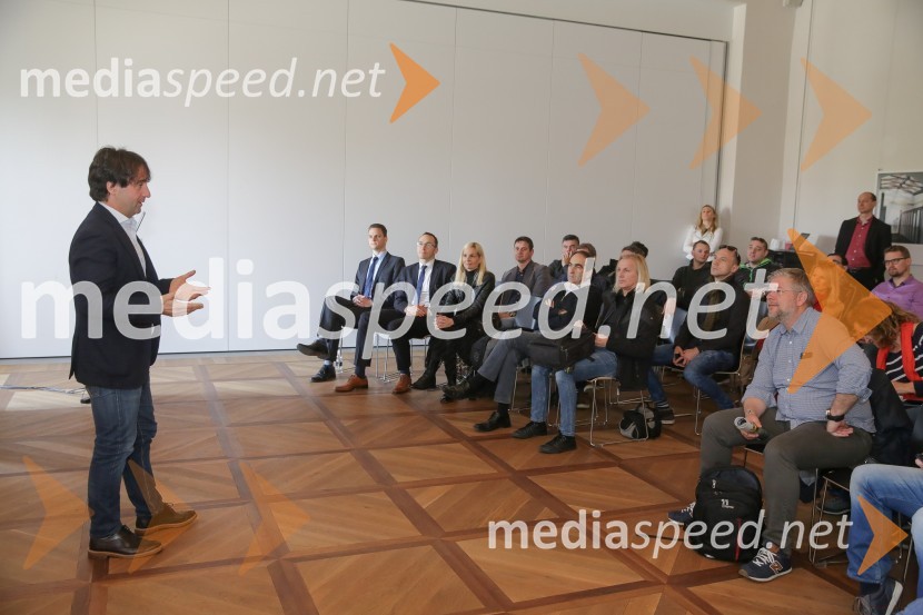  Tomaž Kavčič, kuharski mojster, Pri Lojzetu, Zemono, podpredsednik BASSMercedes CLS, slovenska predstavitev