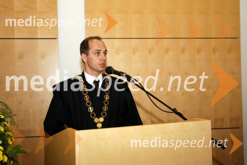 Prof. dr. Rajko Knez, dekan Pravne fakultete UMPromocija doktorjev znanosti Univerze v Mariboru, april 2008