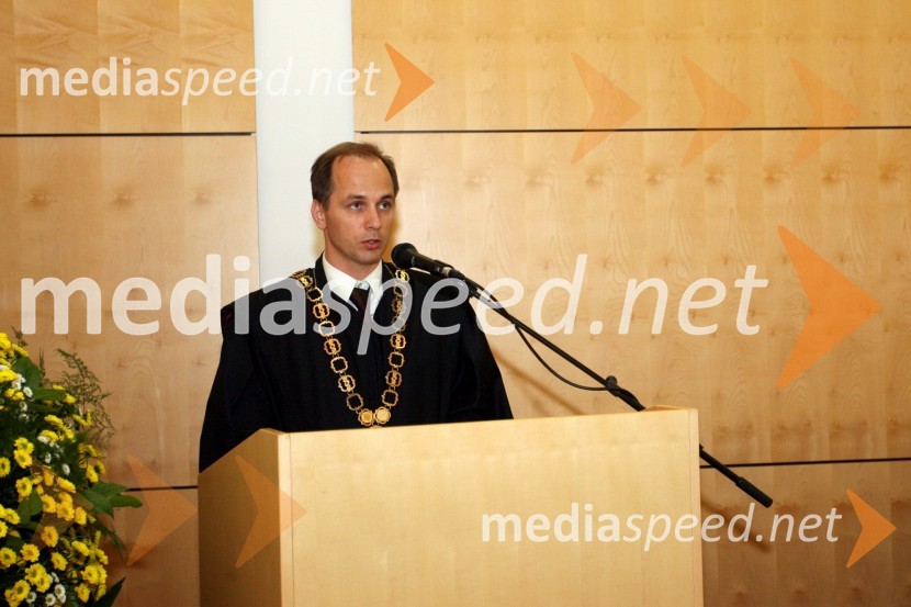 Prof. dr. Rajko Knez, dekan Pravne fakultete UMPromocija doktorjev znanosti Univerze v Mariboru, april 2008