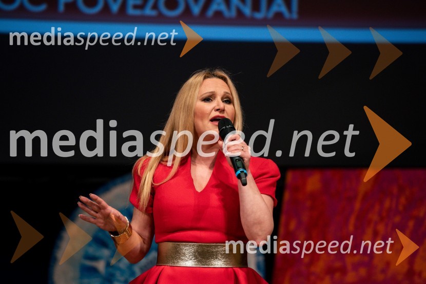  Nuša Derenda, pevka500 podjetnic