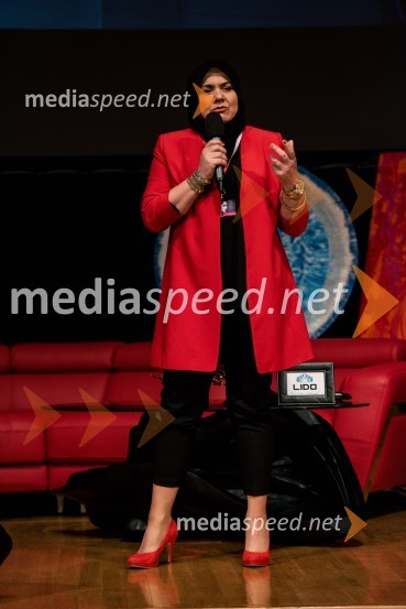  Adisa Tufo, ekonomistka, podjetnica, vodja, blogerka, umetnica, naturalistka500 podjetnic