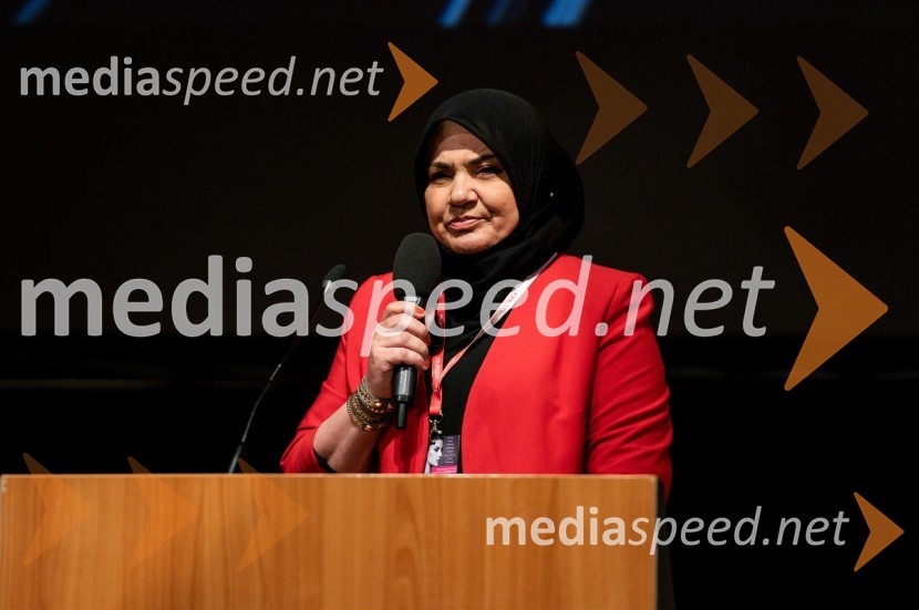  Adisa Tufo, ekonomistka, podjetnica, vodja, blogerka, umetnica, naturalistka500 podjetnic