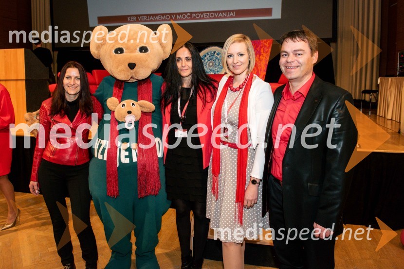  ... ;  ... ;  Anja Križnik Tomažin, voditeljica;  ... 500 podjetnic