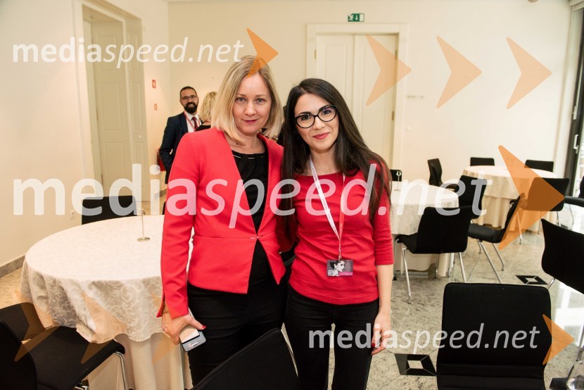  Mateja Kodermac, vodja ključnih strank, Cineplexx;  Daniela Miškić, Optika Špeglarija500 podjetnic