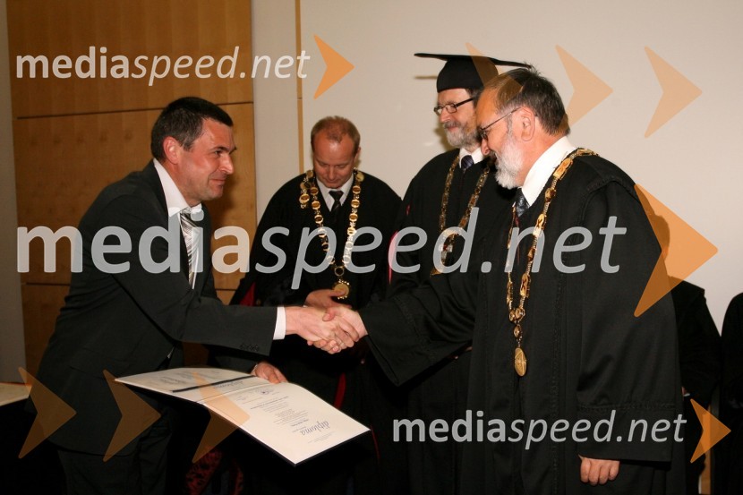 Dr. Iztok Fister, prof. dr. Ivan Rozman, rektor Univerze v Mariboru in prof. dr. Igor Tičar, dekan Fakultete za elektrotehniko, računalništvo in informatiko UMPromocija doktorjev znanosti Univerze v Mariboru, april 2008