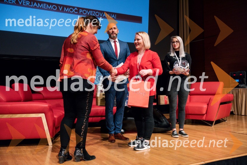  ... ;  Peter Poles, televizijski voditelj;  ... ;  ... 500 podjetnic