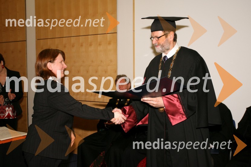 Dr. Suzana Kraljić in prof. dr. Ivan Rozman, rektor Univerze v MariboruPromocija doktorjev znanosti Univerze v Mariboru, april 2008