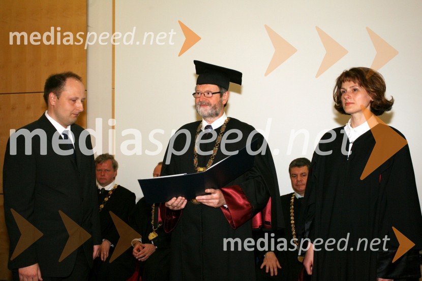 Dr. Milan Svetec, prof. dr. Ivan Rozman, rektor Univerze v Mariboru in prof. dr. Nataša Vaupotič, dekanica Fakultete za naravoslovje in matematikoPromocija doktorjev znanosti Univerze v Mariboru, april 2008