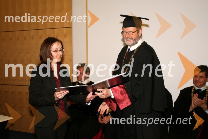 Dr. Simona Vajnhandl in prof. dr. Ivan Rozman, rektor Univerze v MariboruPromocija doktorjev znanosti Univerze v Mariboru, april 2008