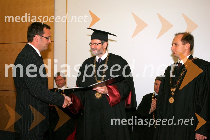 Dr. Aleš Kobal, prof. dr. Ivan Rozman, rektor Univerze v Mariboru in prof. dr. Rajko Knez, dekan Pravne fakultete UMPromocija doktorjev znanosti Univerze v Mariboru, april 2008