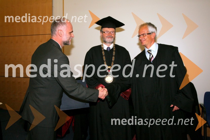 Dr. Borut Macuh, prof. dr. Ivan Rozman, rektor Univerze v Mariboru in prof. dr. Miroslav Premrov, Fakulteta za gradbeništvo UMPromocija doktorjev znanosti Univerze v Mariboru, april 2008