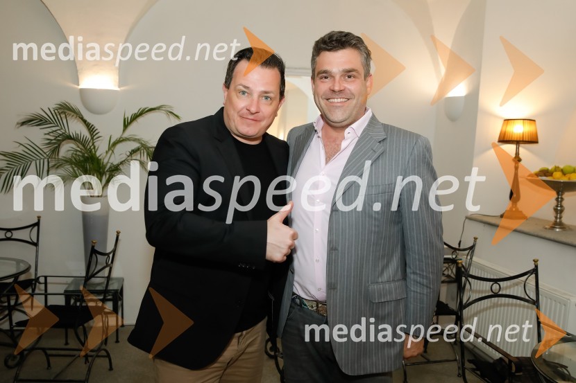  Rado Mulej, igralec;  Milan Rajlič, soustanovitelj MedicohealthMedicohealth, predstavitev slovenske aplikacije