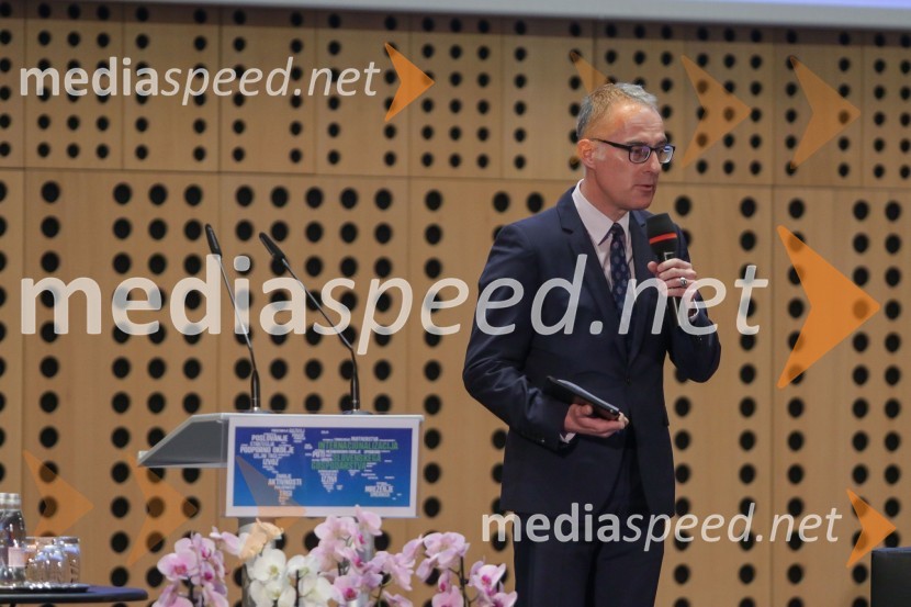  Igor Evgen Bergant, novinar in TV voditelj1. Nacionalna konferenca o internacionalizaciji slovenskega gospodarstva