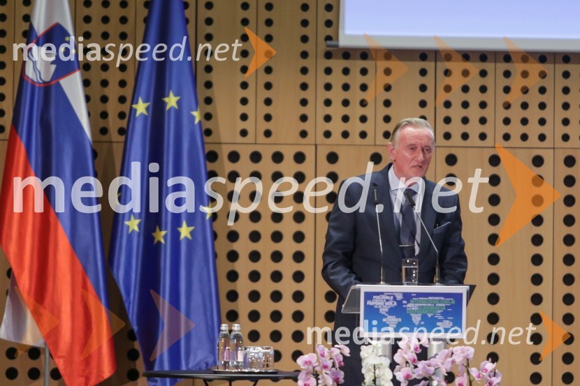  Gorazd Žmavc, minister brez listnice na uradu za Slovence v zamejstvu in po svetu1. Nacionalna konferenca o internacionalizaciji slovenskega gospodarstva