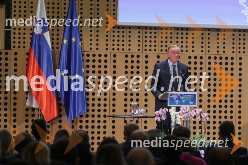  Gorazd Žmavc, minister brez listnice na uradu za Slovence v zamejstvu in po svetu1. Nacionalna konferenca o internacionalizaciji slovenskega gospodarstva