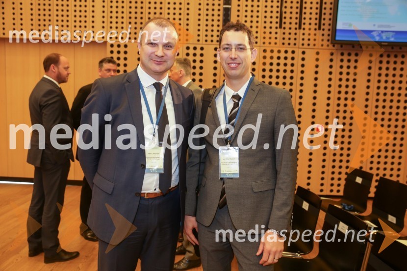  Aleš   Cantarutti, državni sekretar, Ministrstvo za gospodarski razvoj in tehnologijo; Dr. Mitja  Ruzzier,  profesor, Fakulteta za Management, Univerza na Primorskem 1. Nacionalna konferenca o internacionalizaciji slovenskega gospodarstva