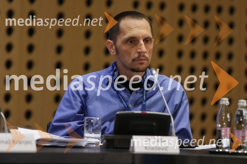 dr. Saša Kneževič, nosilec javnih razpisov, Ministrstvo za gospodarski razvoj in tehnologijo1. Nacionalna konferenca o internacionalizaciji slovenskega gospodarstva