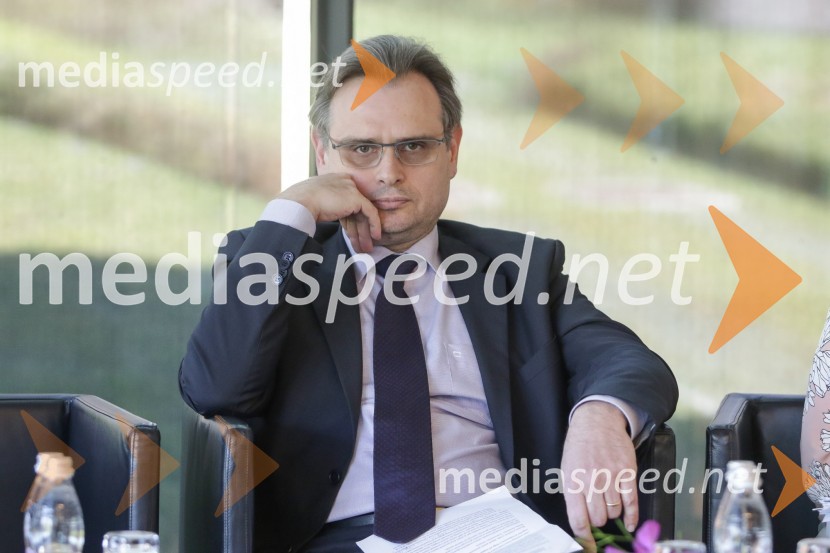  Andrej Svetina, izvršni direktor za finance in administracijo, Iskratel d.o.o1. Nacionalna konferenca o internacionalizaciji slovenskega gospodarstva