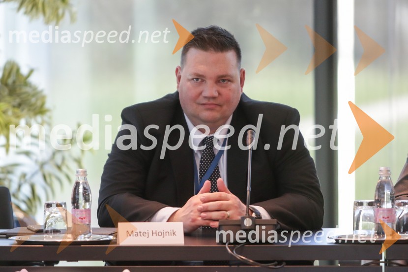  Matej Hojnik, direktor, Apis Vita d.o.o. 1. Nacionalna konferenca o internacionalizaciji slovenskega gospodarstva