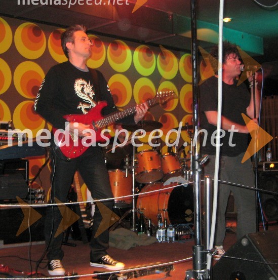 Skupina Crvena jabukaKoncert skupine Crvena jabuka v Samsari