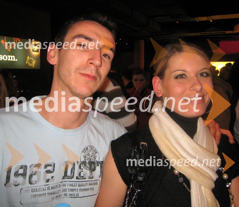 Marko Skrba in Maja Ploj, obiskovalcaKoncert skupine Crvena jabuka v Samsari