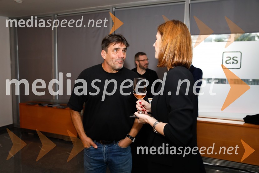  Arne Hodalič, fotograf;  Lea Cimperman Acman, vodja odnosov z javnostmi, Adriatic SlovenicaPastirji – življenje, ki izginja, otvoritev razstave