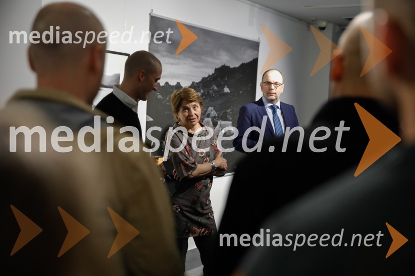  Jošt Franko, fotograf;  Meta Krese, novinarka in fotografinja;  Gabrijel Škof, predsednik uprave Adriatica Slovenice (AS)Pastirji – življenje, ki izginja, otvoritev razstave