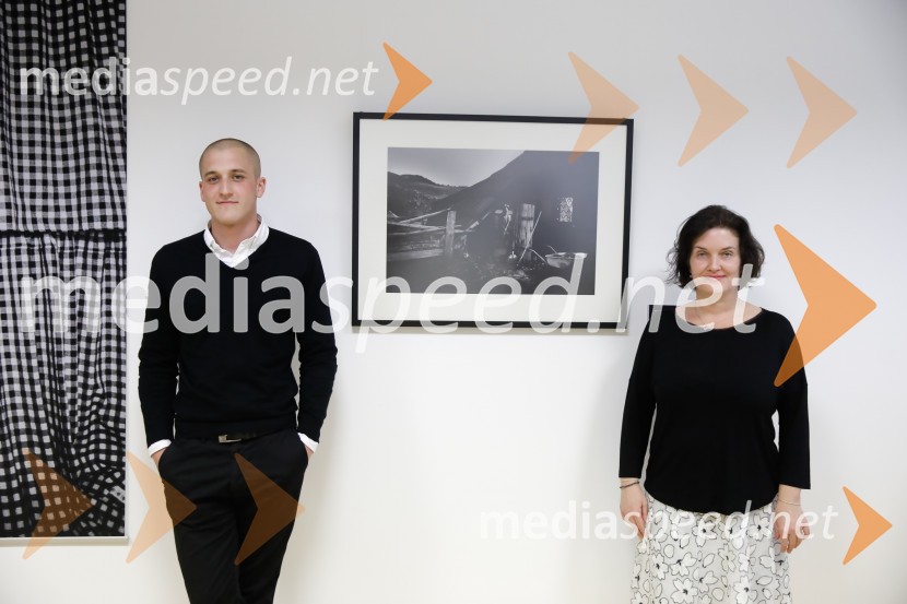  Jošt Franko, fotograf;  Petra  Bizilj Silva, kustosinja v AS GalerijiPastirji – življenje, ki izginja, otvoritev razstave