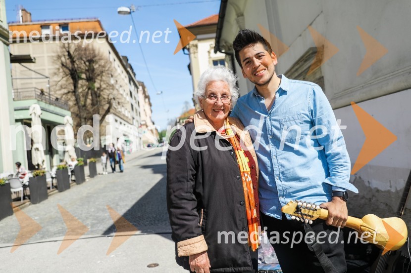  ... ;   Isaac Palma, pevecIsaac Palma, koncert