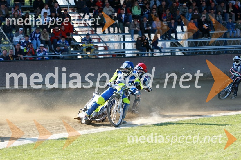 Aljoša Remih, AMD Krško, Ladislav Vida, ST Lendava in Dalibor Bot, ST Lendava (zadaj)
SPEEDWAY, DP mladincev 2008 1. dirka
