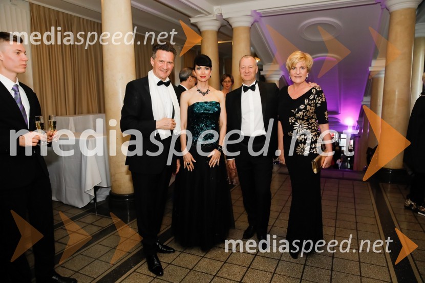 Milan Martin Cvikl, evropski funkcionar; Dr. Jerca Legan Cvikl, podpredsednica SILA-IWCL in predsednica odbora SILA GALA;  Igor Lah, podjetnik;  Mojca Lah, članica odbora SILA-IWCLSILA Gala ples