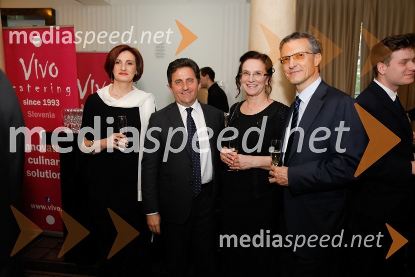  Teresa D’Agosto;  Giuseppe  D’Agosto,  konzul Italijanske republike;  ... ;  Tomi   MaslovaričSILA Gala ples