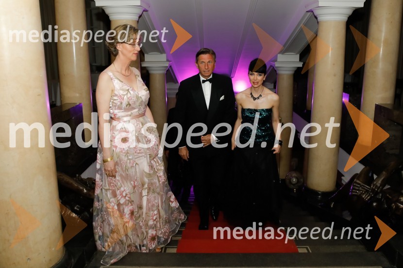  Ursula Szabo, predsednica SILA IWCL;  Borut Pahor, predsednik Republike Slovenije; Dr. Jerca Legan Cvikl, podpredsednica SILA-IWCL in predsednica odbora SILA GALASILA Gala ples