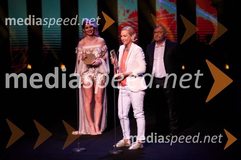  Lea Sirk, pevka;  Nina Ivanič, igralka;  Bojan Emeršič, igralecŽarometi 2018, podelitev medijskih nagrad za leto 2017